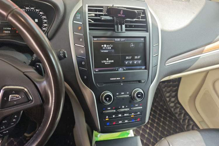 Used Lincoln MKC 2014 2.0T Four-Wheel Drive Luxury Edition Audio And AC Panel