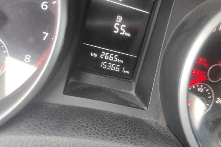 Used Volkswagen Golf 2012 1.6 Manual Comfort Edition Odometer Close Up