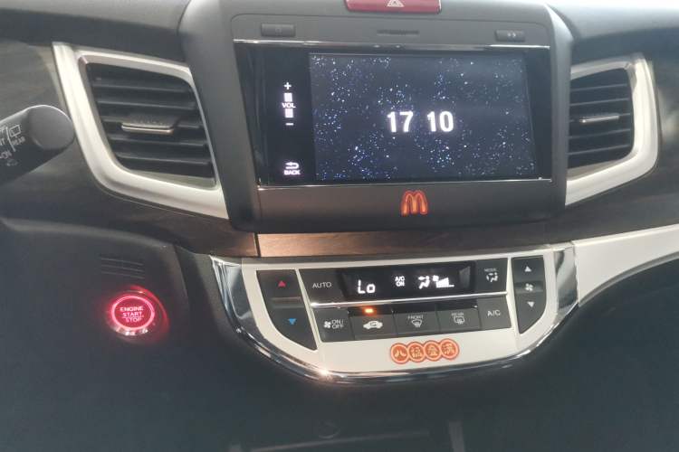 Used Honda Jade 2017 1.8L automatic Comfort version 5 seats
