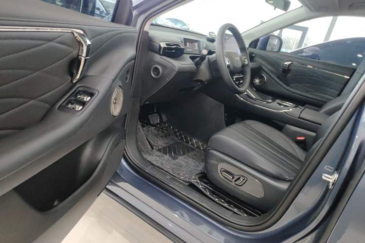 Used AION V 2026 Model Aion Tyrannosaurus Family Edition 650 Zhihao Edition Driver Seat