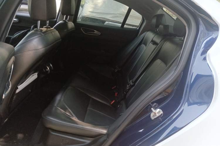 Used Alfa Romeo Giulia 2017 2.0T 280HP Luxury Edition
