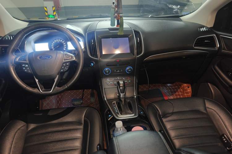Used Ford Edge 2018 EcoBoost 245 Two-Wheel-Drive Titanium 7-Seater China V Standard Center Console