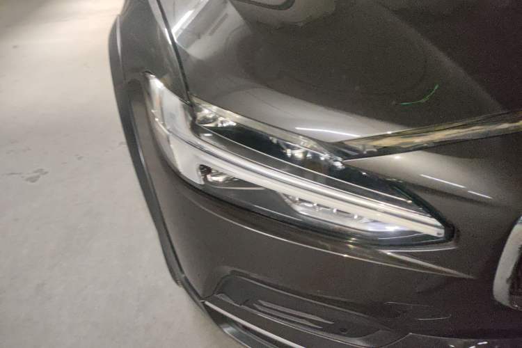 Used Volvo V90 2022 Cross Country B5 AWD Smart Range Edition