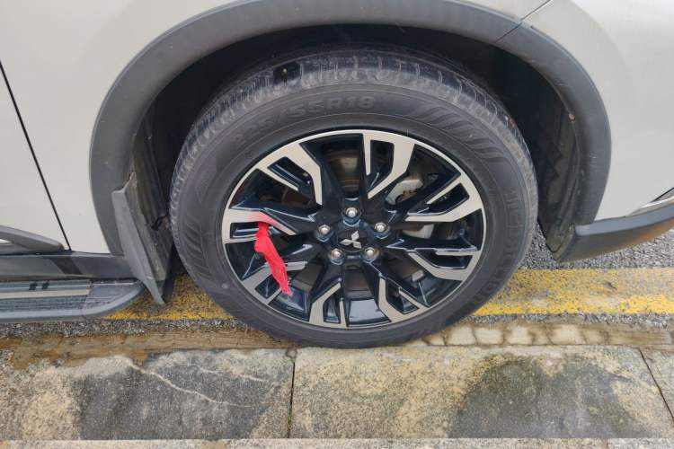 Used Mitsubishi Outlander 2019 2.0L Two-Wheel Drive Comfort Edition 5 Seats China V Standard
