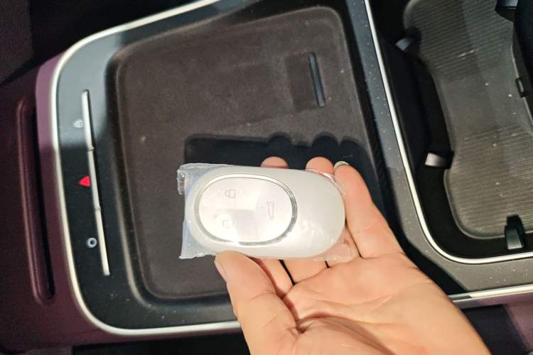 Used Nio ET5T 2025 75 kWh Touring Vehicle Key