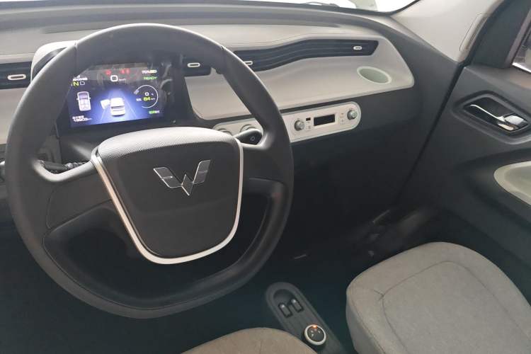 Used Wuling Hongguang MINIEV 2022 Macaron Fashion Edition Lithium-Nickel-Cobalt-Alpha-oxide Center Console