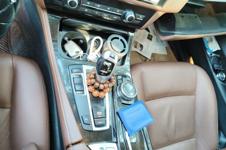 Used BMW 5 Series 2013 530Li Leading Model
