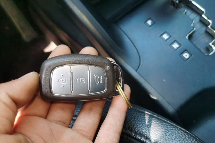 Used Hyundai ix35 2013 2.0L Automatic Two-Wheel Drive Smart GLS China V Standard Vehicle Key