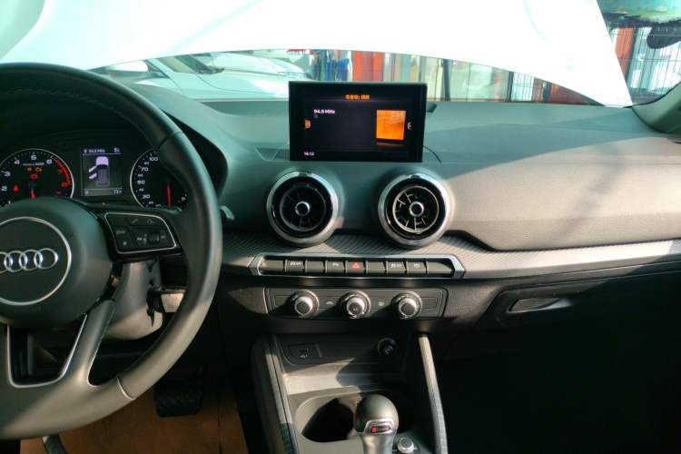 Used Audi Q2L 2022 35 TFSI Advanced Style Edition Audio And AC Panel