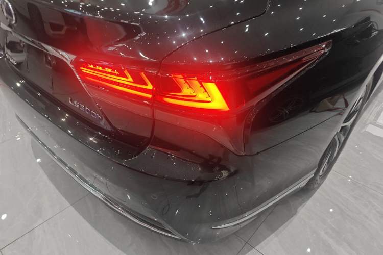 Used Lexus LS 2021 500h Excellence Edition
