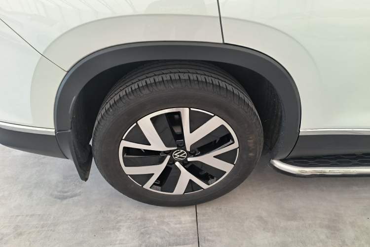 Used Volkswagen Tayron 2024 330TSI Two-Wheel Drive Luxury Plus Advanced Version Right Rear Wheel Hub