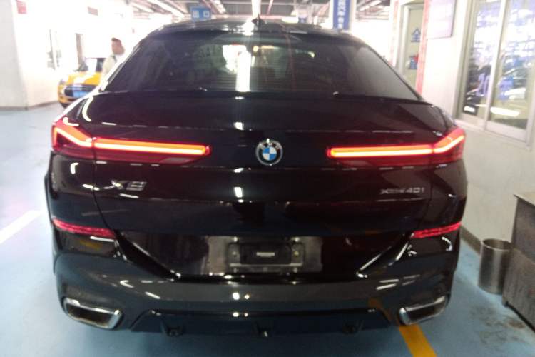 Used BMW X6 2021 xDrive40i Luxury Model with M Sport Package