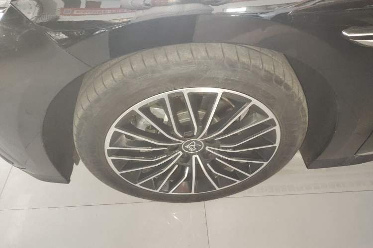 Used BYD Han 2025 DM-i Intelligent Driving Edition 125KM LiDAR Flagship Model Exterior 4