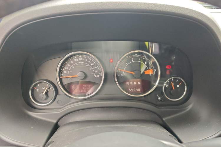 Used Jeep Compass 2013 2.0L two-wheel drive luxury version
