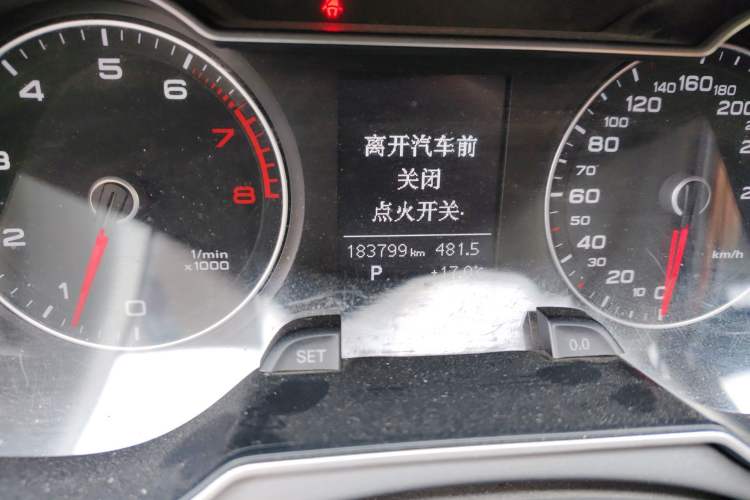 Used Audi A4L 2013 35 TFSI Automatic Standard Model Odometer Close Up