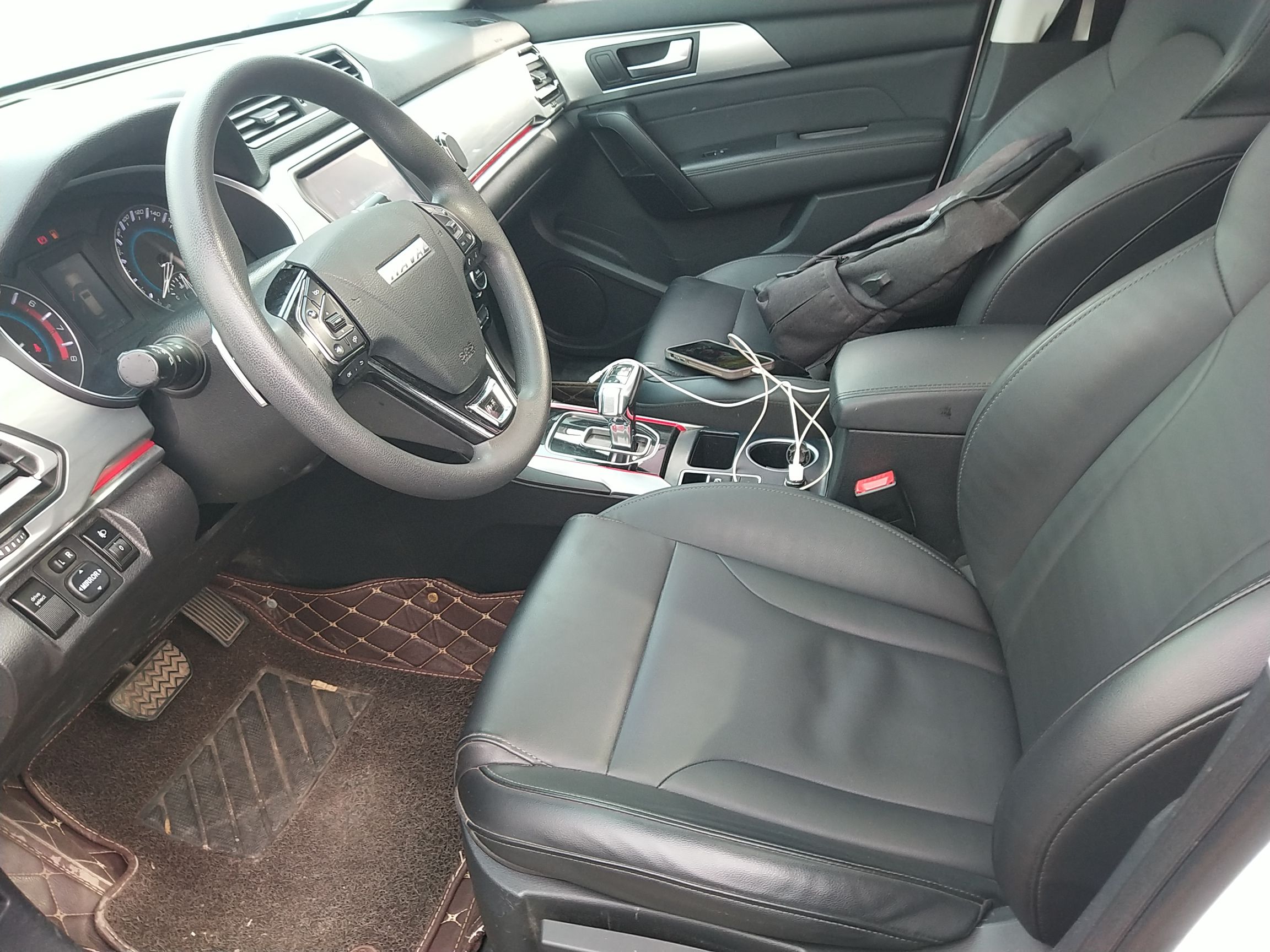 Переднее сиденье в автомобиле