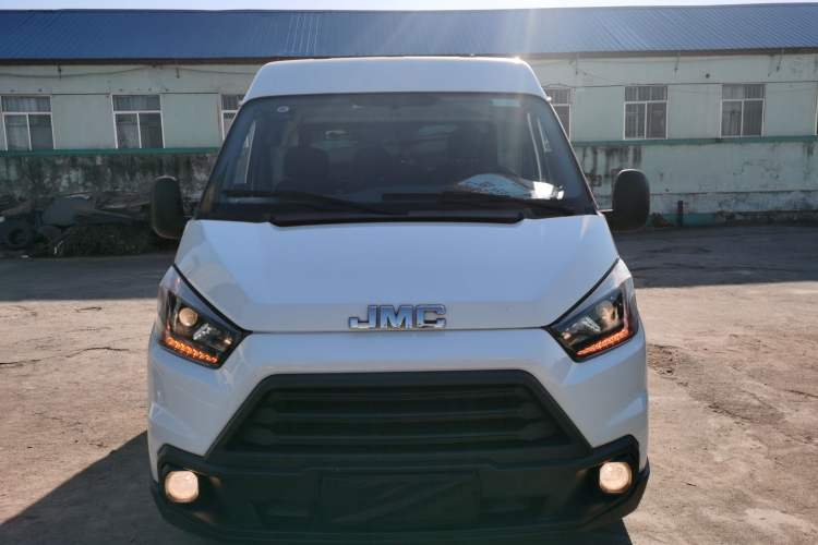 Used JMC Transit 2019 2.8T Commercial Version Short Wheelbase Mid-Roof 3-Seater China VI Standard JX493
