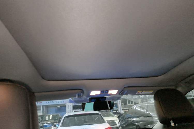 Used Toyota Highlander 2018 2.0T Four-Wheel Drive Luxury Version 7 Seats China VI Standard Headliner