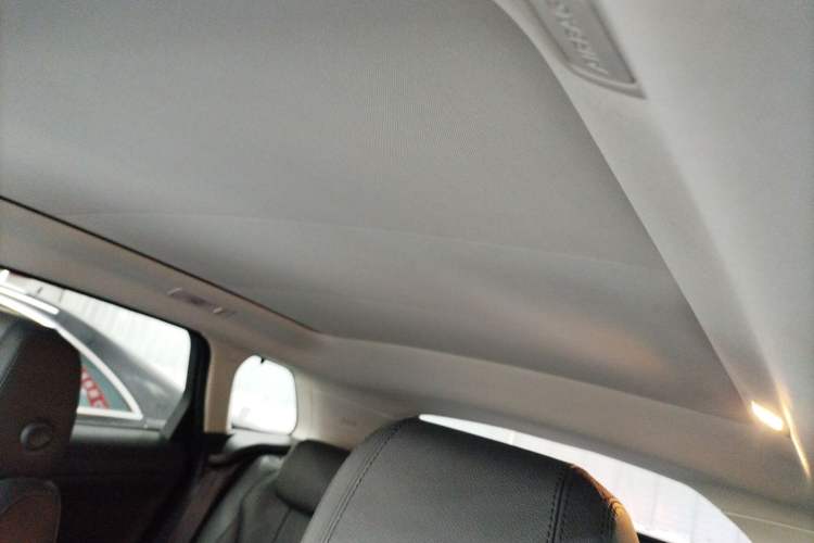 Used Land Rover Range Rover Evoque 2018 240 PS SE Smart Brilliance Edition
