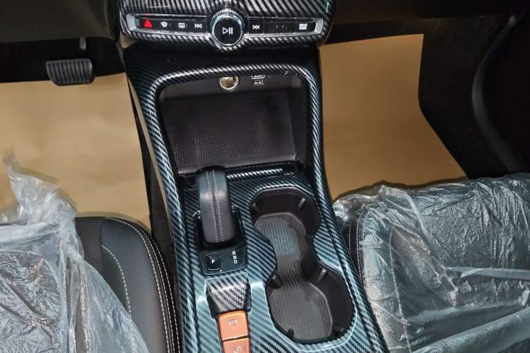 Used Volvo XC40 2020 T3 Smart & Stylish Edition Gear Lever