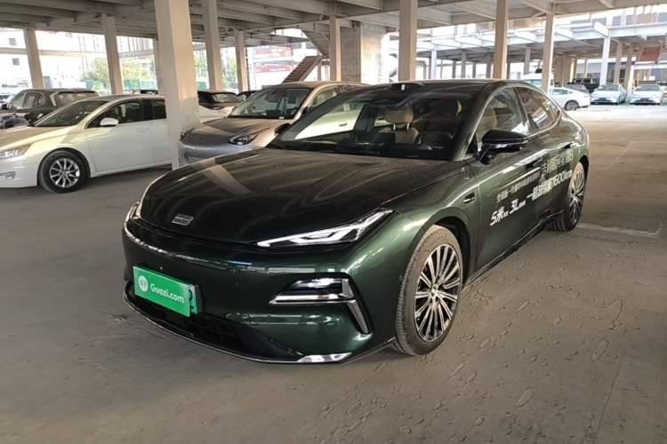 Used Geely Galaxy 8 2025 130km EM-P Starship Edition