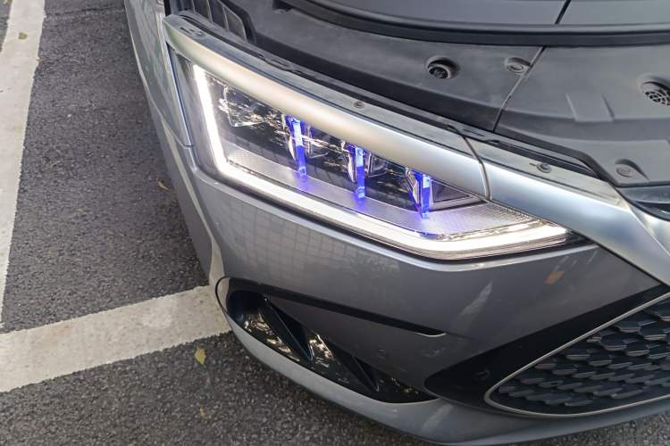 Used BYD Han 2022 DM-i 121KM Prestige Model Right Front Headlight