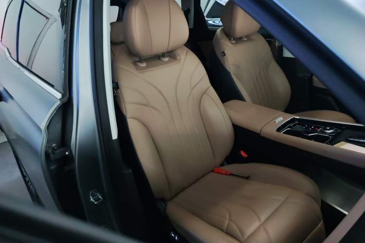 Used Chery Tiggo 8 L 2024 2.0T Two-Wheel Drive Prestige Version 5 Seats
