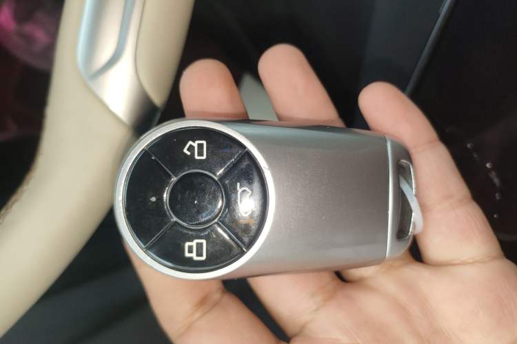 Used ORA Good Cat 2022 Morandi Edition 400km Standard Range Two-Week Young Enjoyment Version Lithium Iron Phosphate
