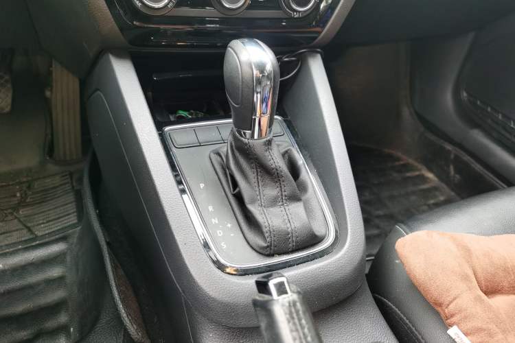 Used Volkswagen Sagitar 2015 1.6L Automatic Comfort Model
