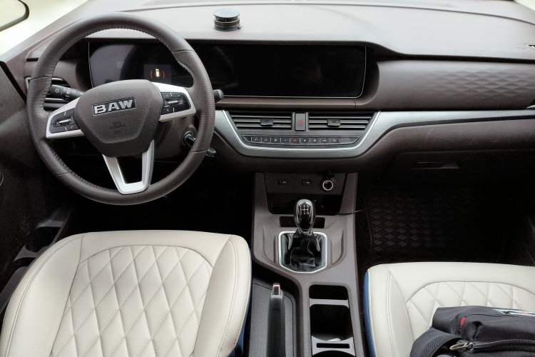 Used BAW Ruisheng Ace M7 2023 1.6L Long Wheelbase Enjoyment Version 7 Seats Center Console