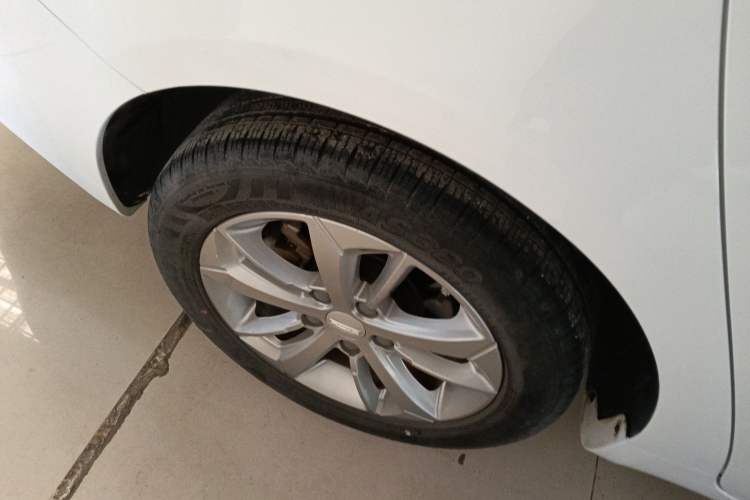 Used Geely Auto Emgrand GL 2020 1.4T CVT Luxury Model Right Rear Wheel Hub