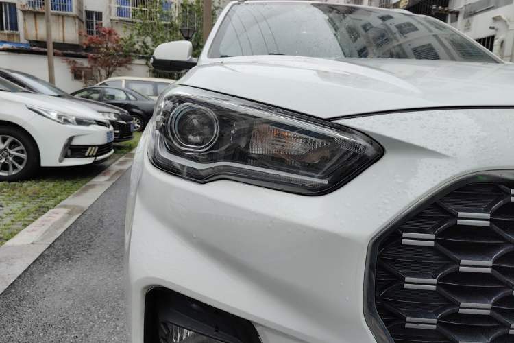 Used Hyundai ix35 2019 1.4T DCT Two-Wheel Drive Smart & Enjoyment Version China V Standard Right Front Headlight