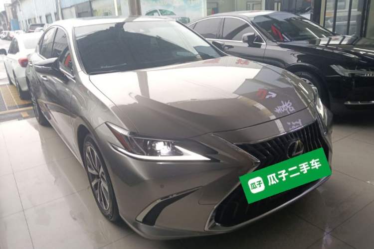 Used Lexus ES 2022 300h Excellence Edition