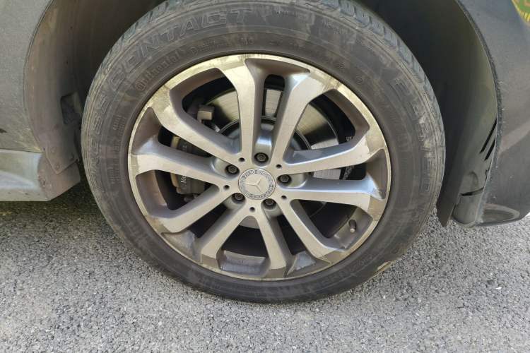 Used Mercedes-Benz GLE 2016 GLE 320 4MATIC Dynamic Edition Right Front Wheel Hub