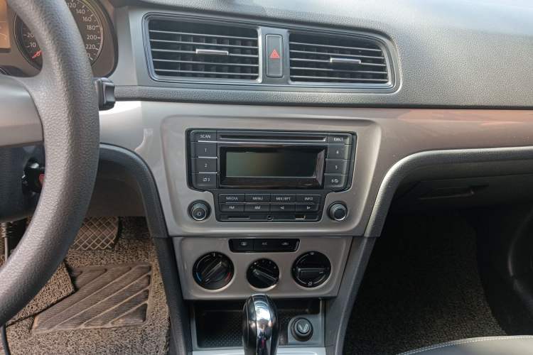 Used Volkswagen Lavida 2017 1.6L Automatic Comfort Edition
