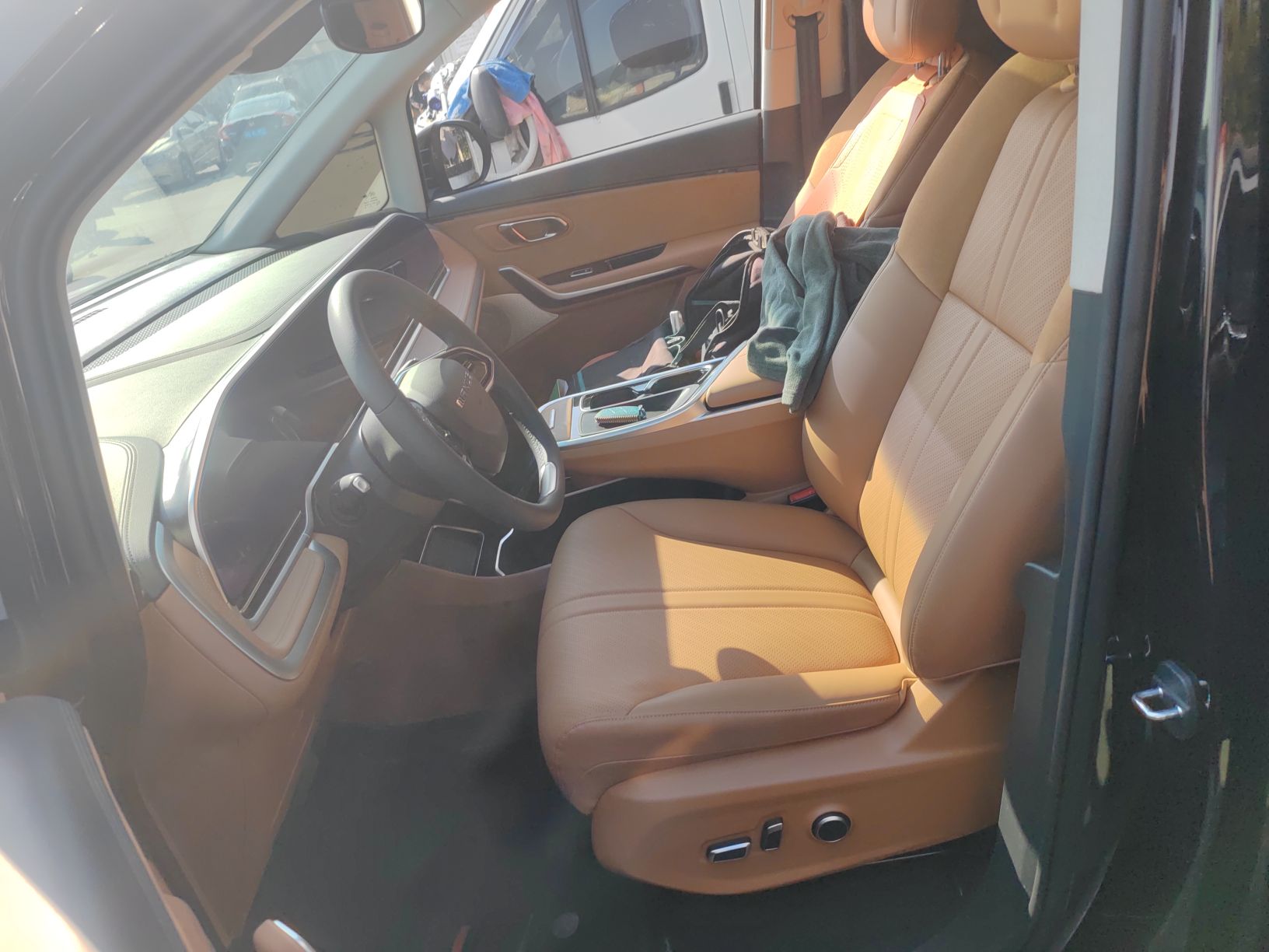 Переднее сиденье в автомобиле