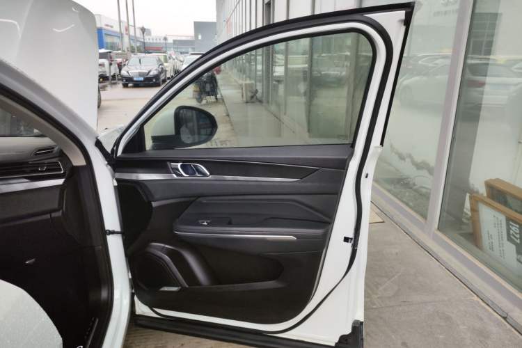 Used Lynk & Co 01 2021 2.0TD Two-Wheel-Drive Pro Trim