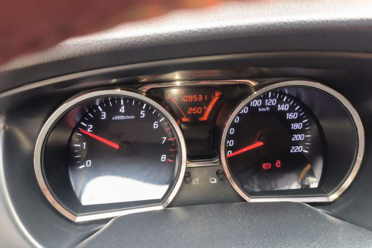 Used Nissan Livina 2013 1.6XE Manual Comfort Edition Odometer Close Up