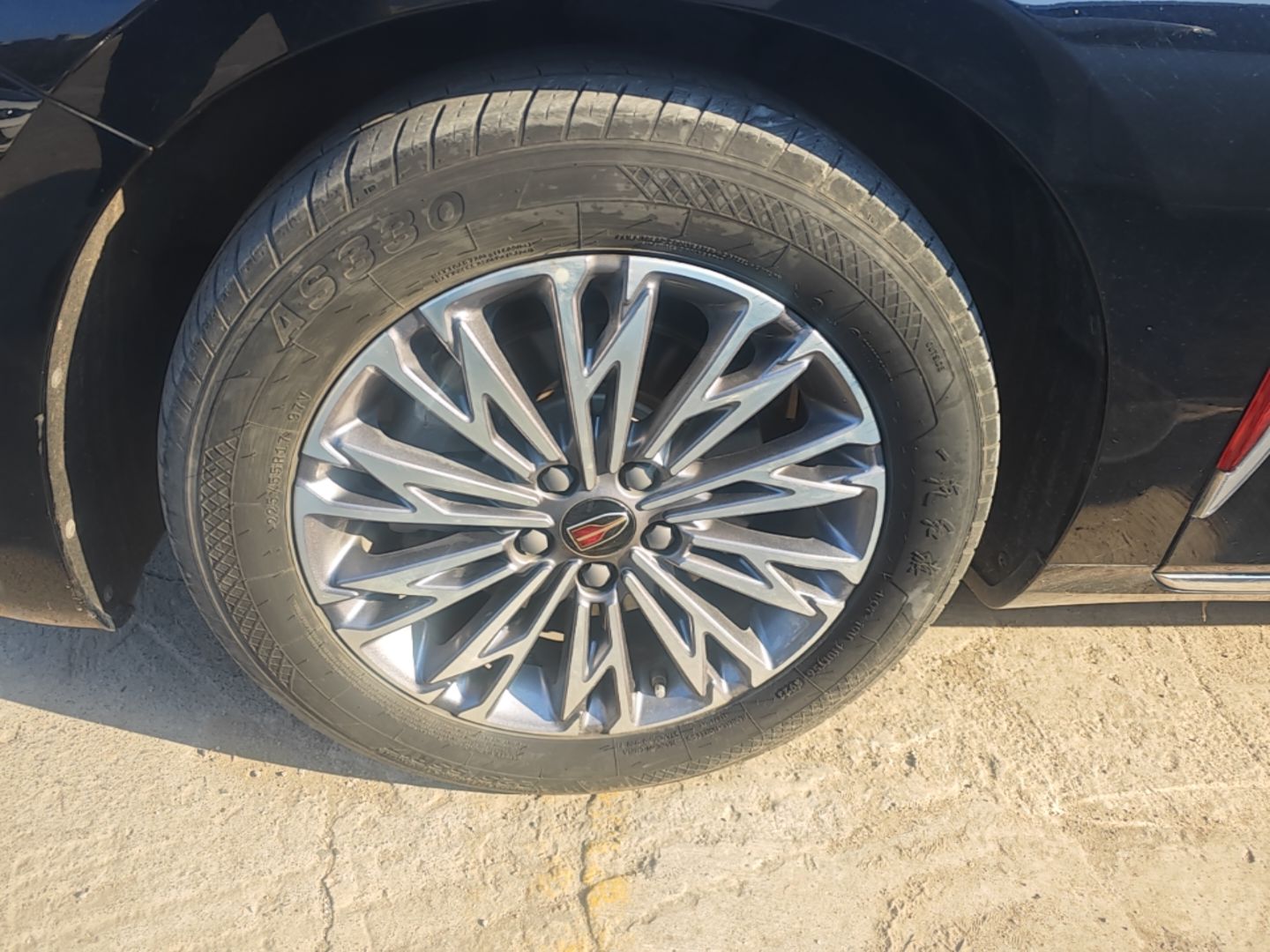Hongqi H5 2023 2.0T Automatic Smart Connect Flagship Edition - Chinese Trim Xiang — снимка 10