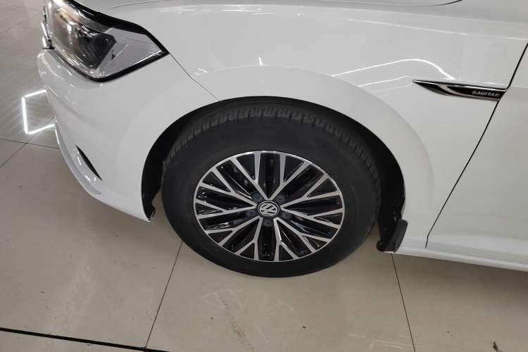 Used Volkswagen Sagitar 2021 280TSI DSG Comfort Connect Edition Left Front Wheel Hub