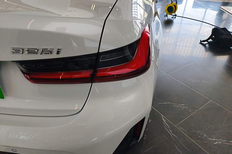 Used BMW 3 Series 2025 325i M Sport Package Right Rear Taillight