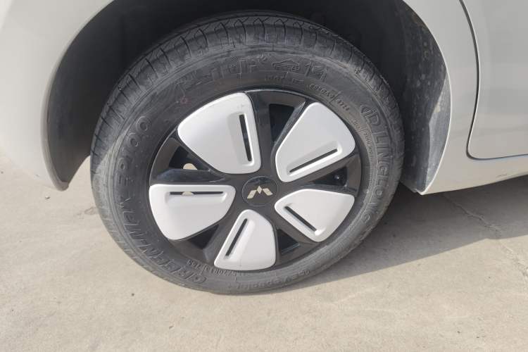 Used Wuling Hongguang MINIEV 2025 Four-Door Version Premium Edition Exterior 5