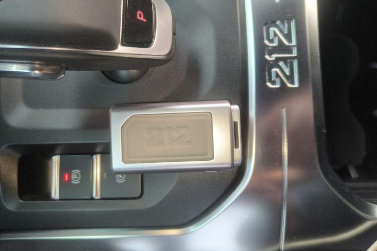 Used 212 T01 2024 2.0T Explorer