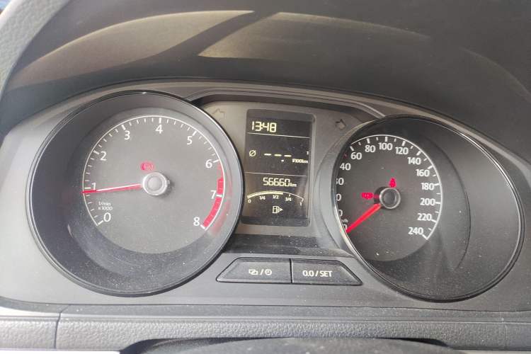 Used Volkswagen Lavida 2015 1.6L Manual Fashion Edition
