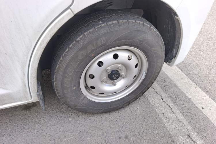 Used Chana Ruixing EM60 2025 Passenger Version Comfort Edition 6 Seats 300 km Range Side-Hinged Doors