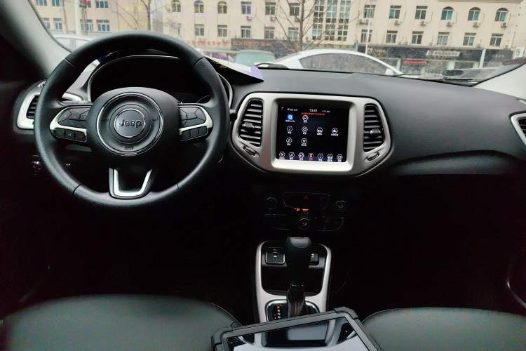 Used Jeep Compass 2020 220T Automatic Leading Edition