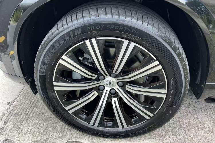 Used Volvo XC90 2023 B6 Zhiyi Luxury Edition 7-Seater