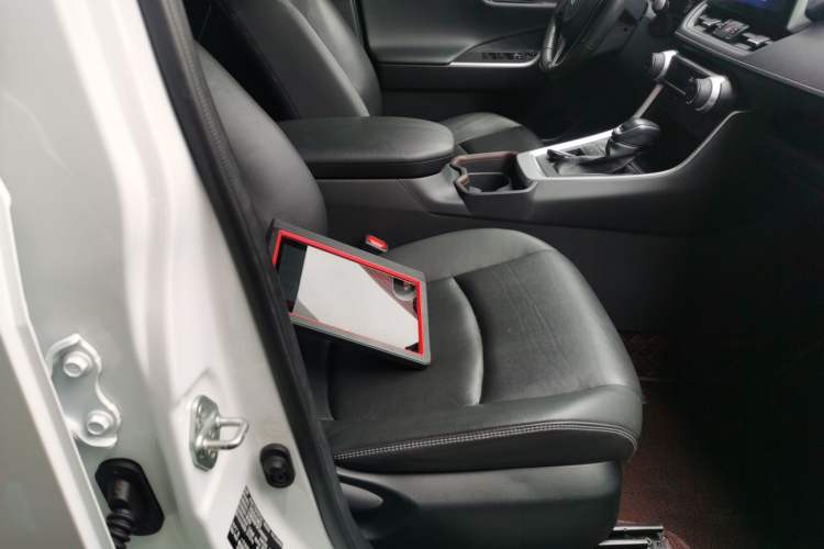 Used Toyota RAV4 2022 2.0L CVT Two-Wheel Drive Fashion Plus Edition
