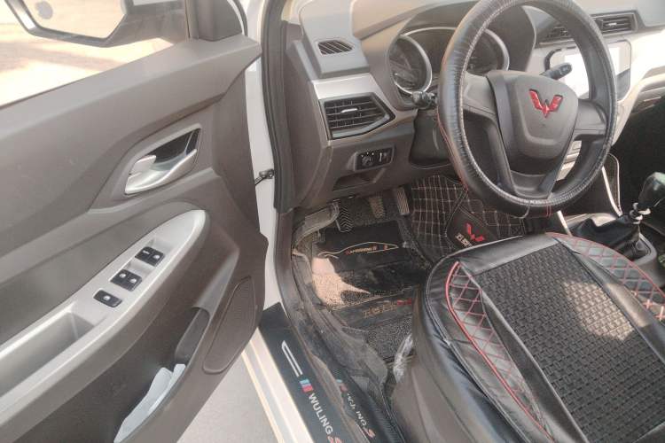 Used Wuling Hongguang 2021 1.5L S Comfort Edition LAR