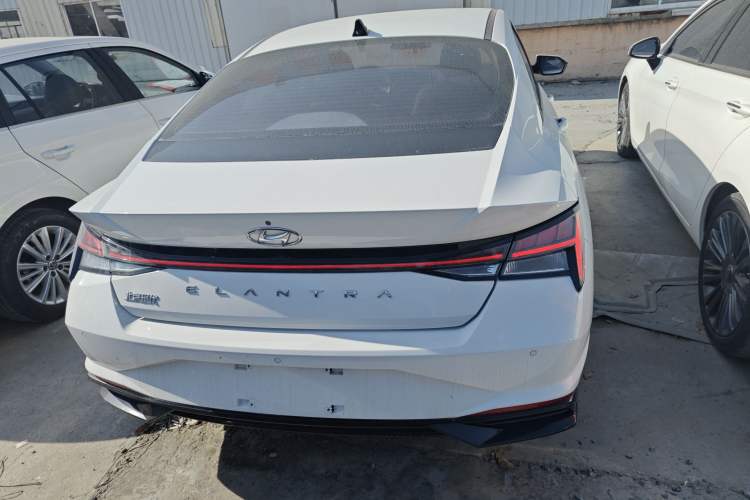 Used Hyundai Elantra 2022 1.5L CVT LUX Prestige Edition
